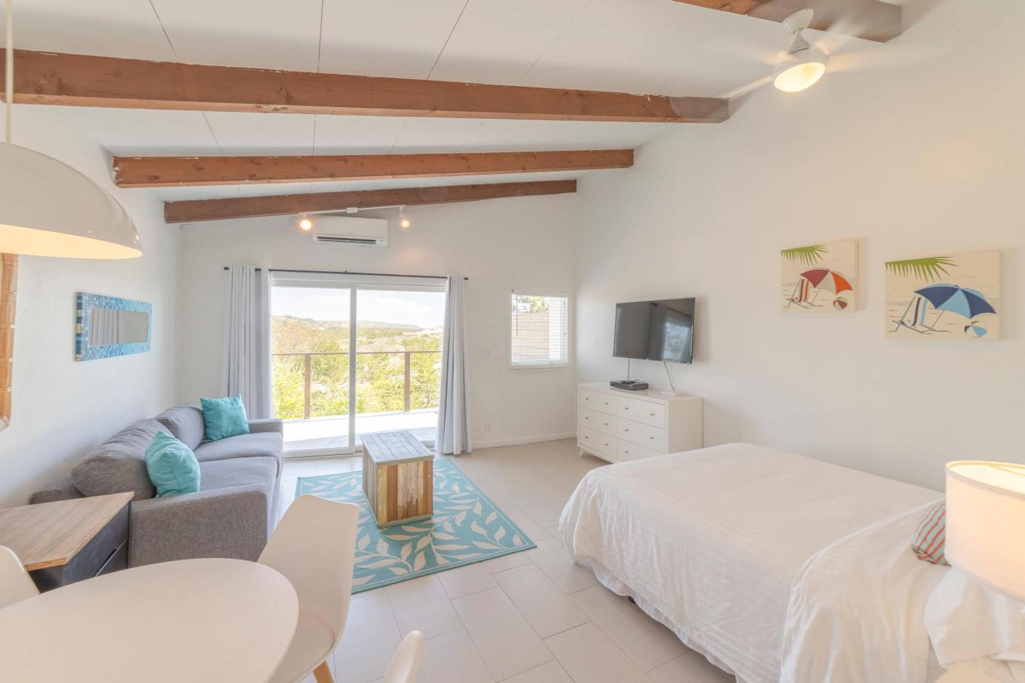 Driftwood Resort On The Ocean Монток Экстерьер фото